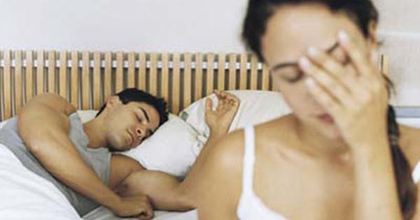 Mơ thấy chồng lạnh nhạt buồn bã