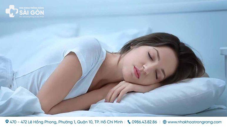 Nằm Mơ Thấy Bắt Lươn Đánh Số Gì? Giải Mã Chi Tiết