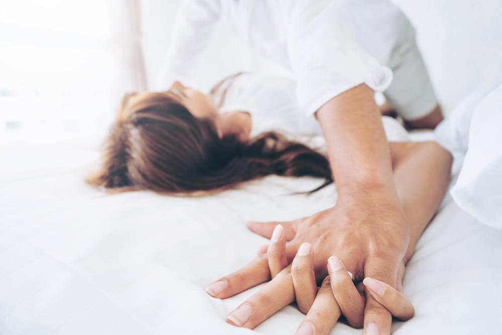 Giải Mã Giấc Mơ Thấy Mình Cởi Quần Áo Và Những Con Số Liên Quan