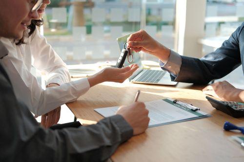 Giải mã giấc mơ thấy mua ô tô màu đỏ