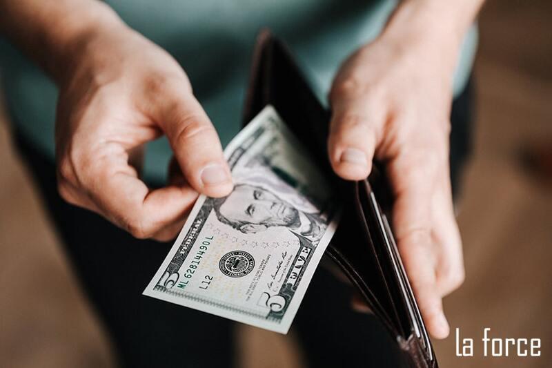 Nằm Mơ Thấy Cháy Ví Tiền: Điềm Báo Gì Về Tài Lộc?
