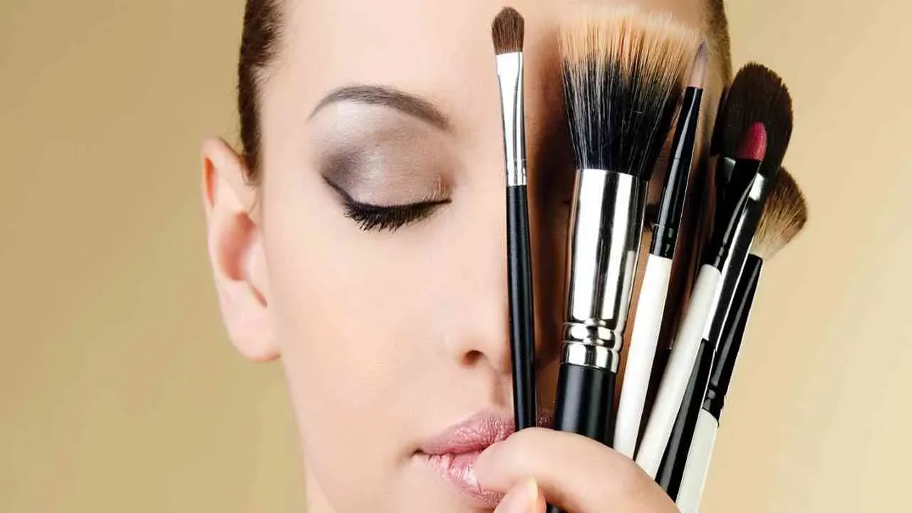 Nằm Mơ Thấy Mưa Dột Vào Nhà Đánh Đề Con Gì?