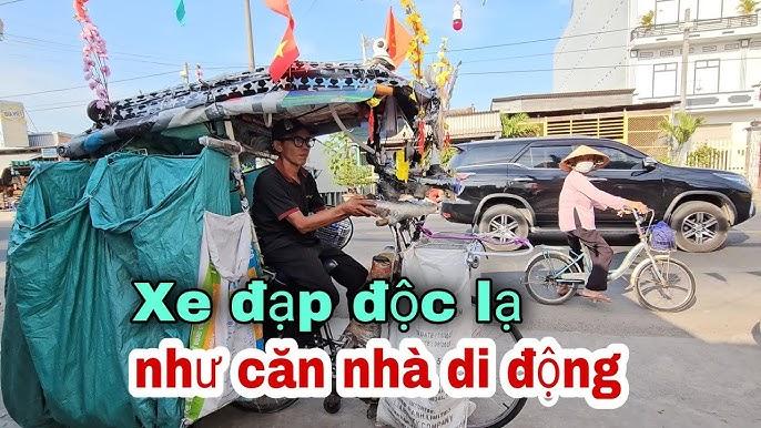 Người đàn ông và chiếc xe mất bánh