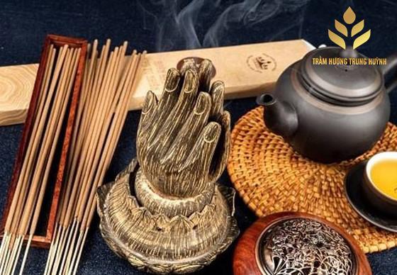 Nằm Mơ Thấy Bạn Học Cũ Thích Mình: Giải Mã Số Đề