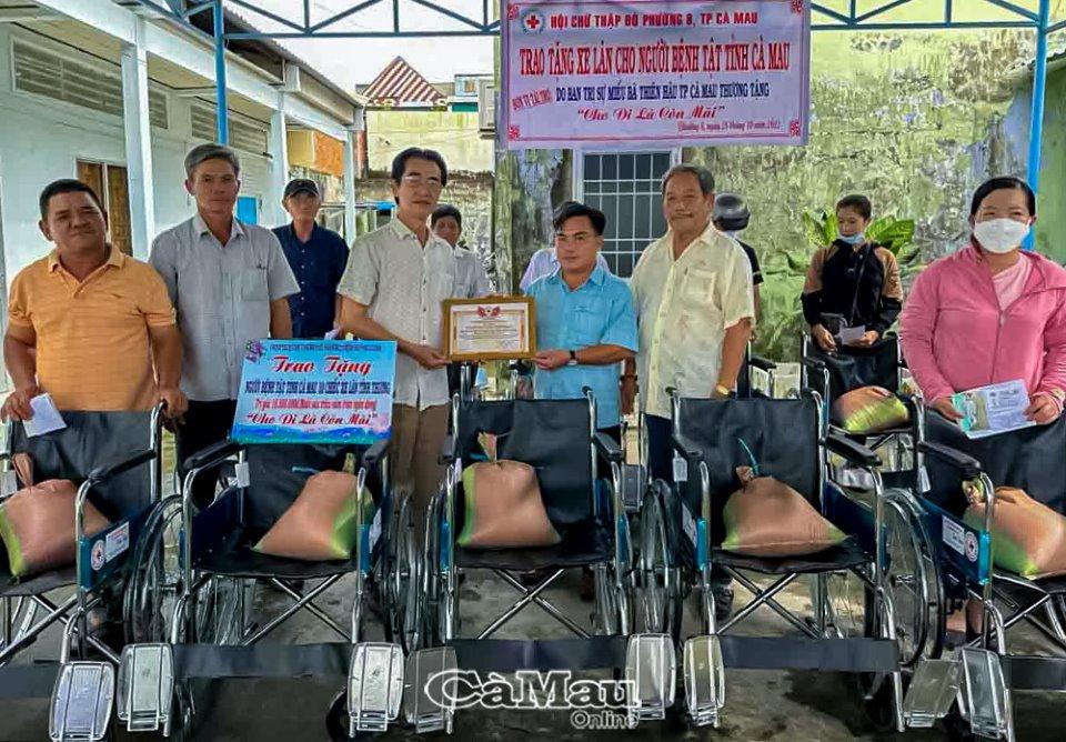 Nằm mơ thấy cãi nhau với chồng đánh con gì?